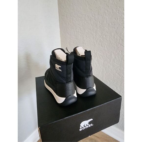SOREL Whitney II Short Waterproof Insulated Boot, Toddler Size 9, Black, NWT - Picture 10 of 12